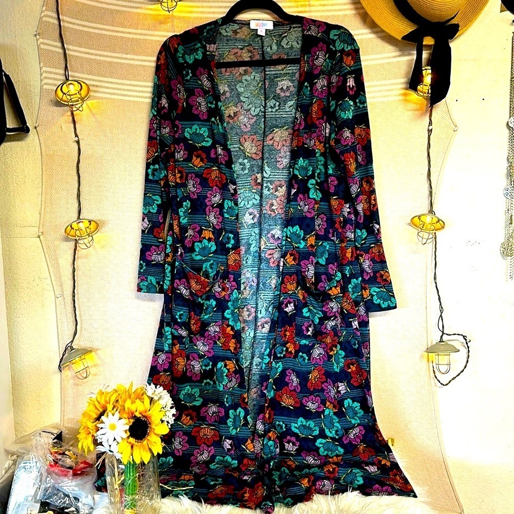 LULAROE Sarah lightweight long sleeve duster, layering piece pockets M (10-12) - Picture 3 of 9